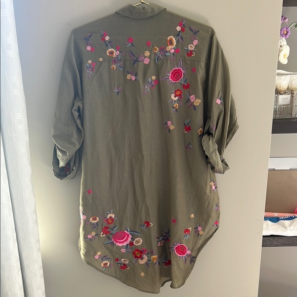 Zara Multicolored Embellished Mandarin Collar 3/4 Sleeve Top - Picture 3 of 6